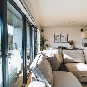  Apartment ⭑ Modern Town Centre ⭑